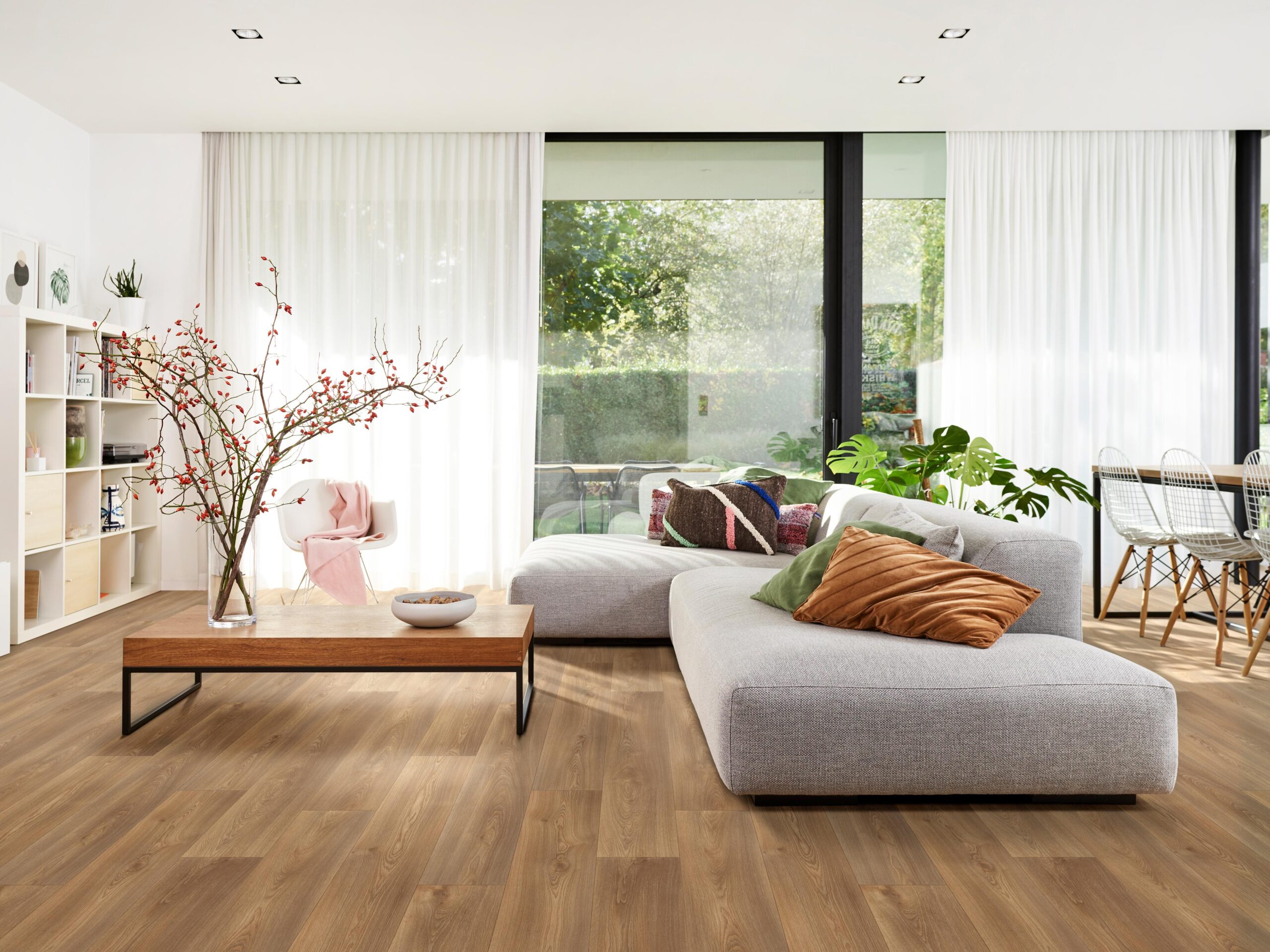 Dasos Sheet Vinyl – Aged Oak in a living room