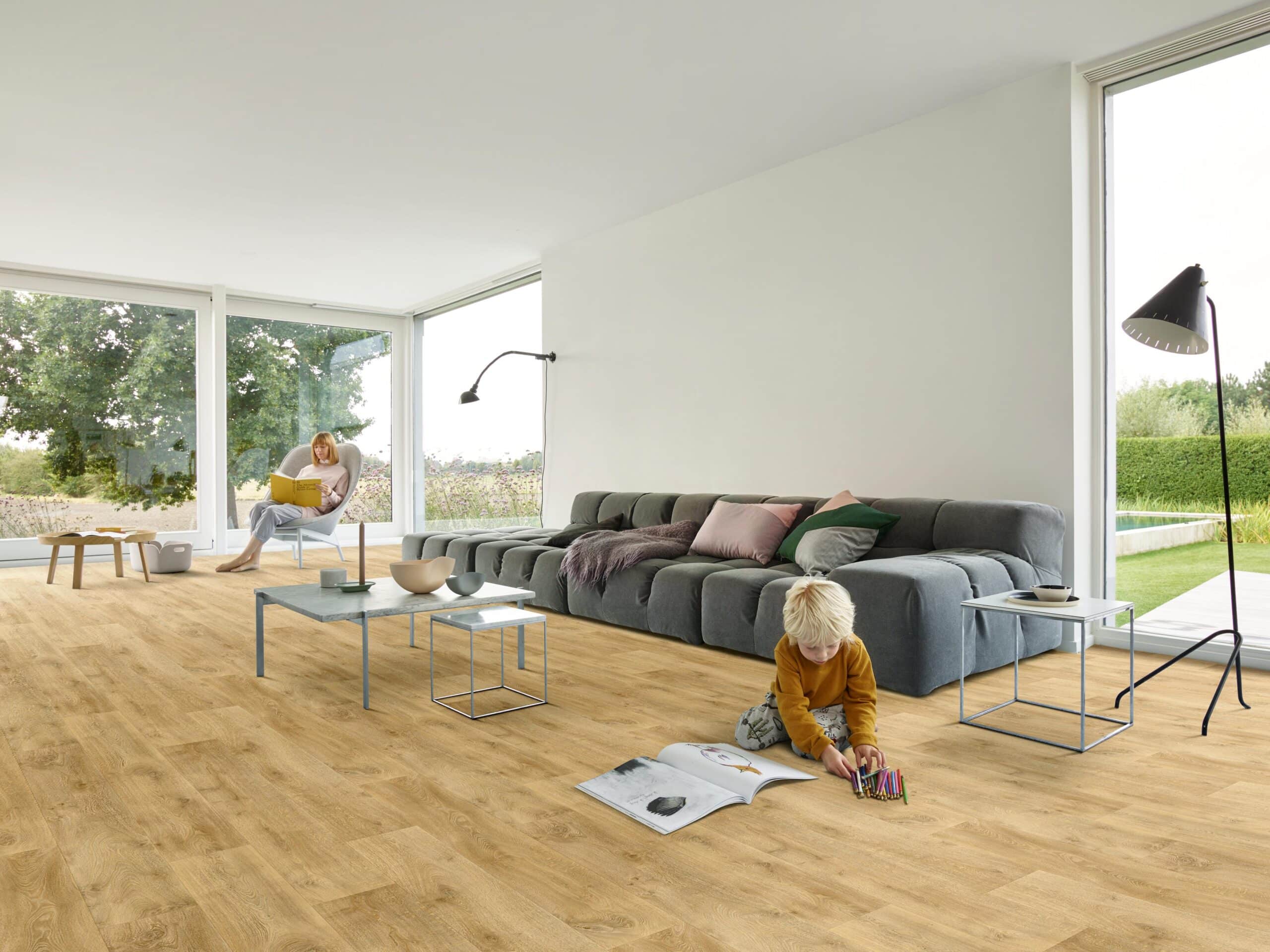 Dasos Sheet Vinyl – Natural Oak in a living room