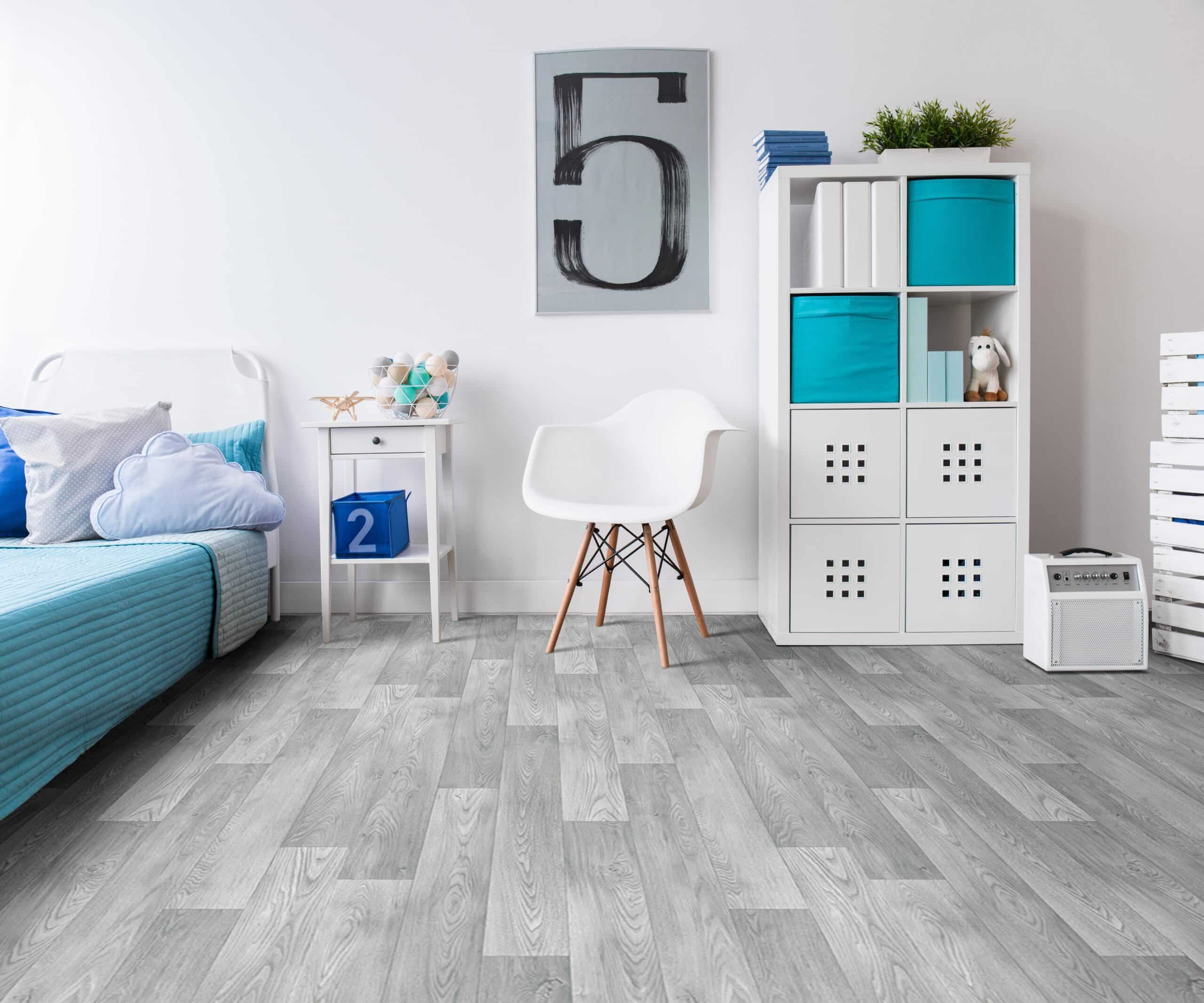 Juno Sheet Vinyl – Arctic Oak in a living room