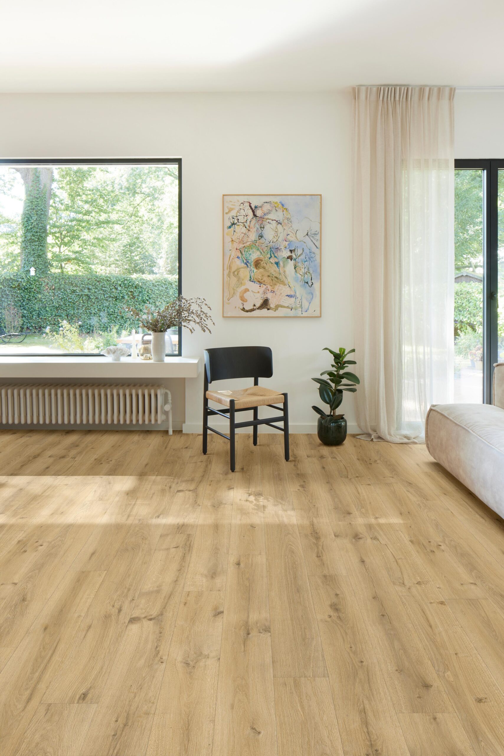 Kefi Sheet Vinyl – Charter Oak in a lounge